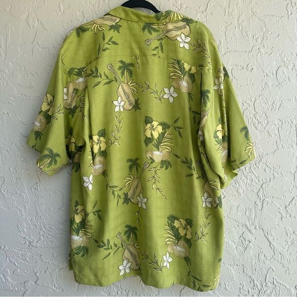 TOMMY BAHAMA Shirt Men Large Silk Hawaiian Floral Guitar Coconut Resort Camp - Picture 5 of 7